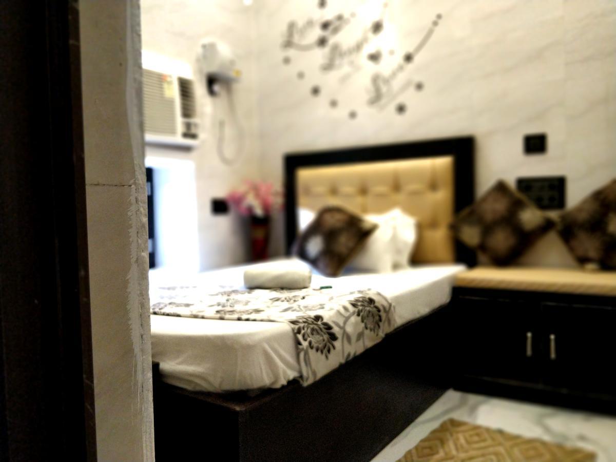 City Hotel Prayagraj Bagian luar foto