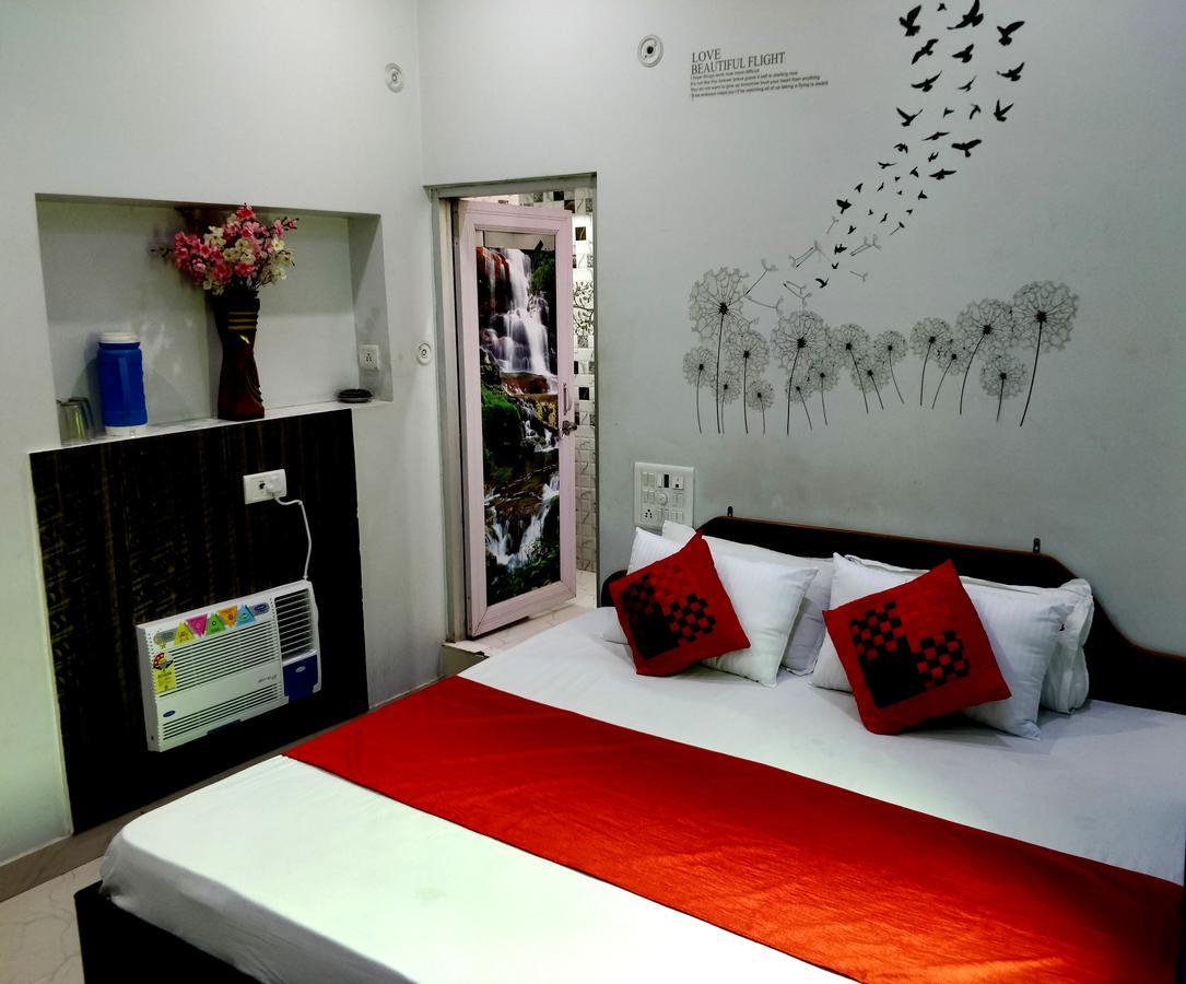 City Hotel Prayagraj Bagian luar foto