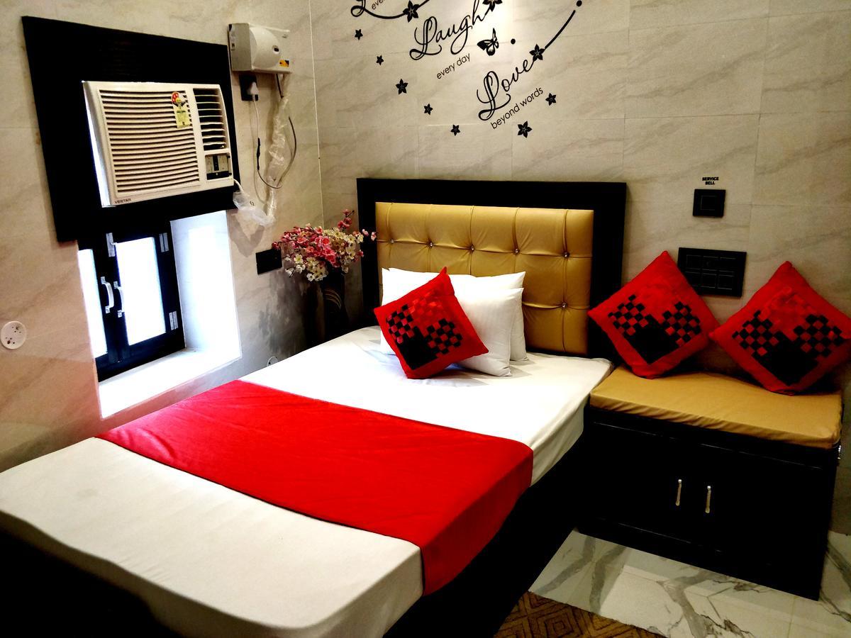 City Hotel Prayagraj Bagian luar foto