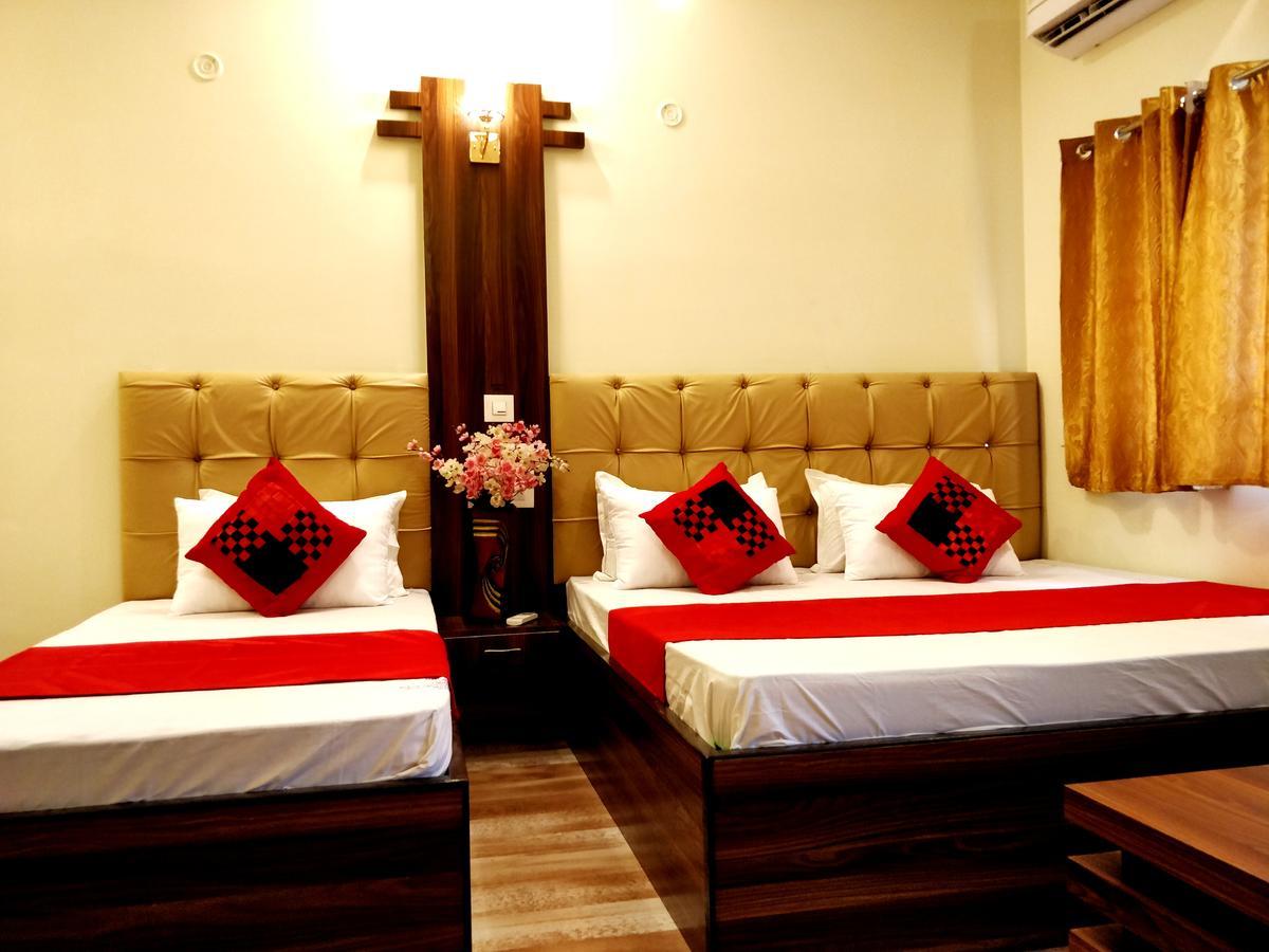 City Hotel Prayagraj Bagian luar foto