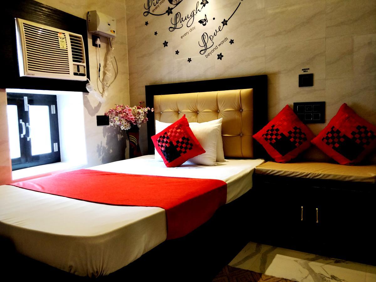 City Hotel Prayagraj Bagian luar foto