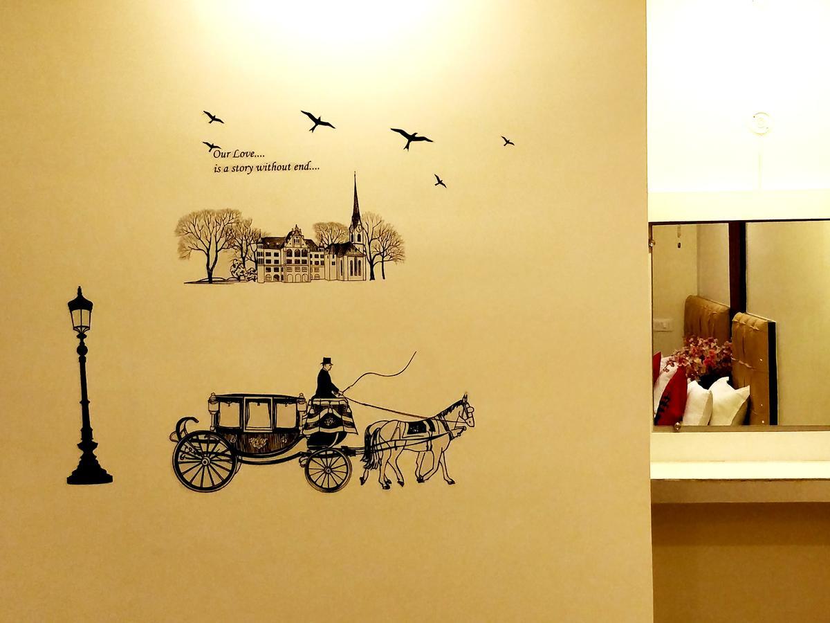 City Hotel Prayagraj Bagian luar foto