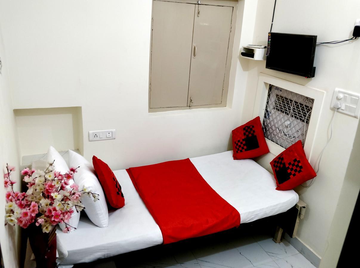 City Hotel Prayagraj Bagian luar foto