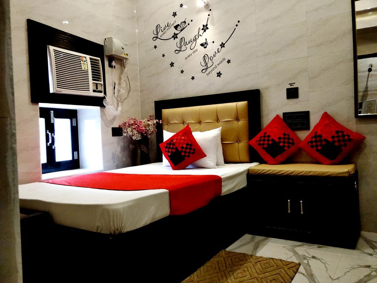 City Hotel Prayagraj Bagian luar foto