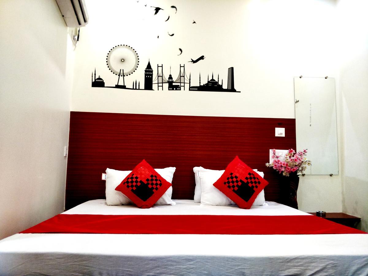 City Hotel Prayagraj Bagian luar foto
