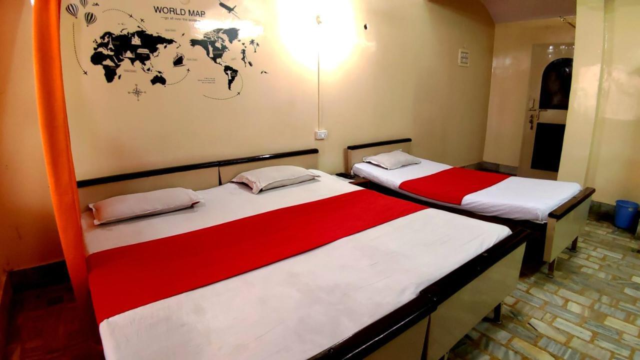 City Hotel Prayagraj Bagian luar foto