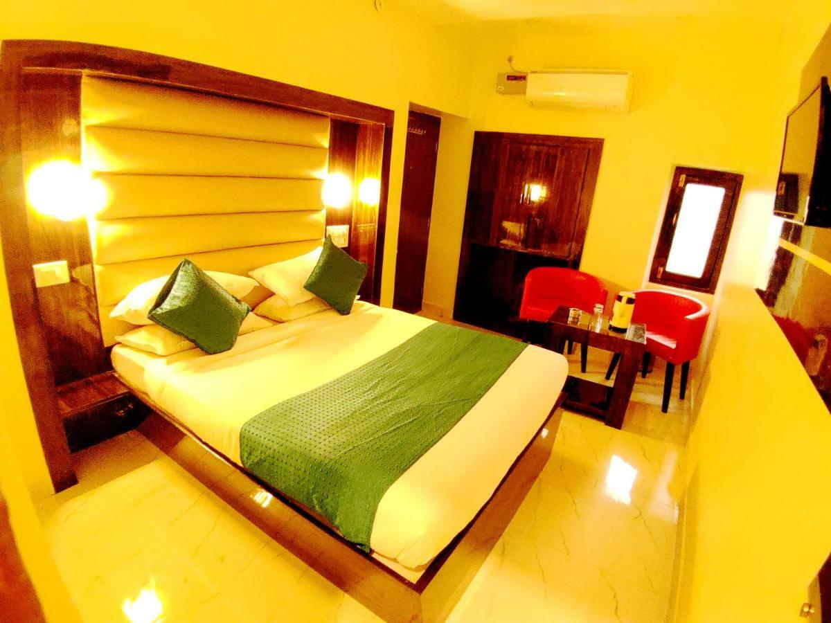 City Hotel Prayagraj Bagian luar foto