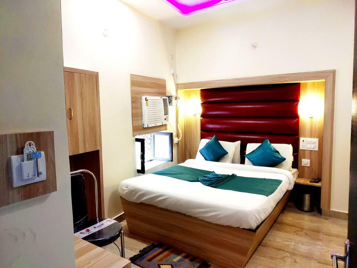 City Hotel Prayagraj Bagian luar foto