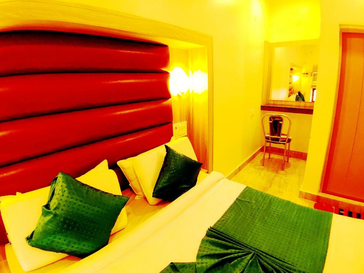 City Hotel Prayagraj Bagian luar foto
