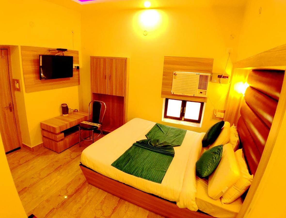 City Hotel Prayagraj Bagian luar foto
